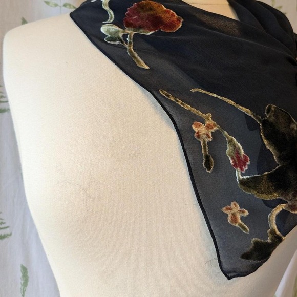 Vintage Lauren Ralph Lauren Green Label Sheer Silk Floral Burnout Scarf / Hanky - Picture 7 of 7